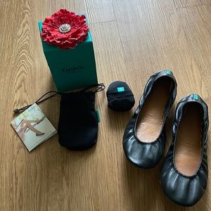 COPY - Black tieks